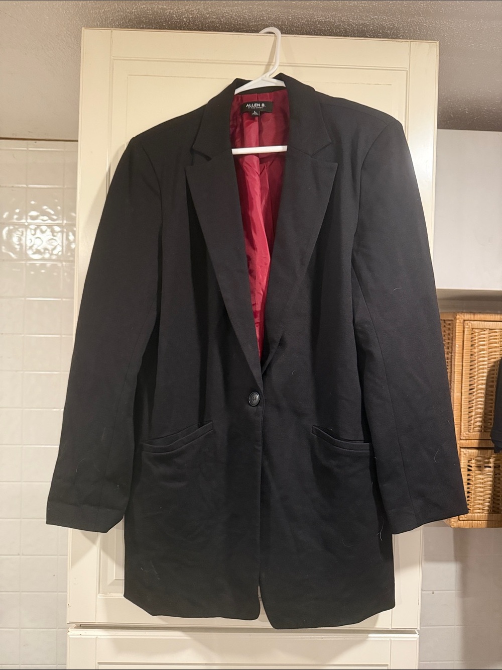 Allen B. By Allen Schwartz Black Blazer with Red Lining size large 8:3